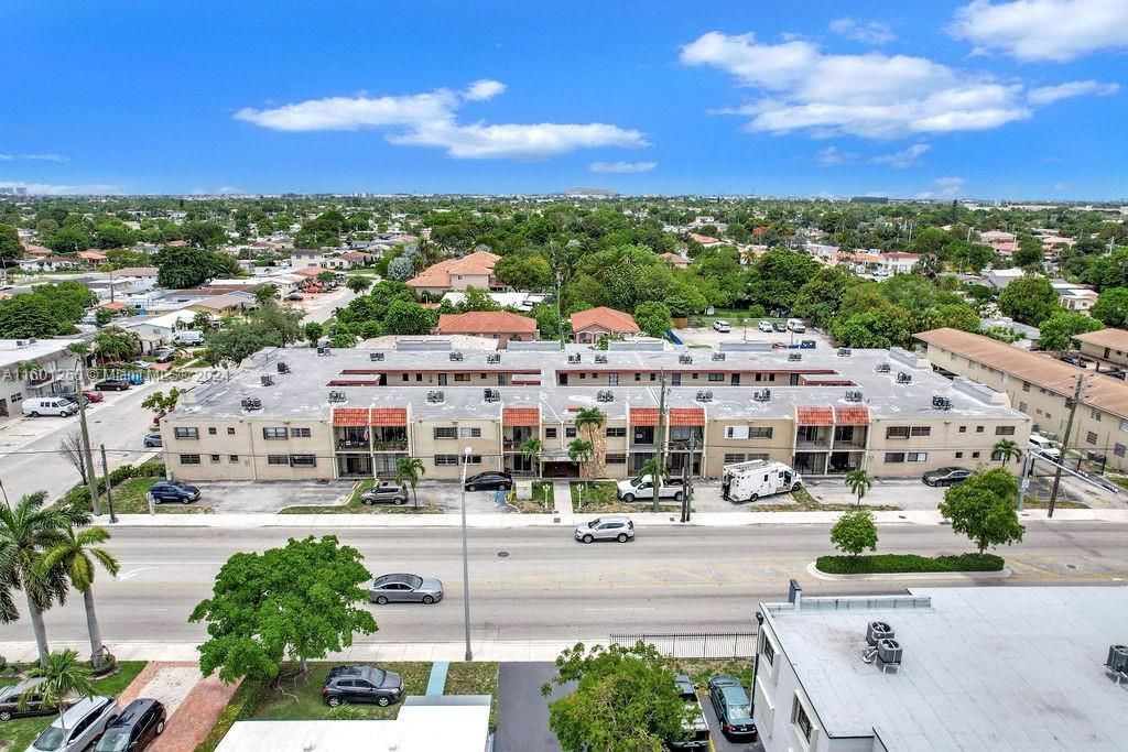 Active With Contract: $210,000 (2 beds, 1 baths, 871 Square Feet)