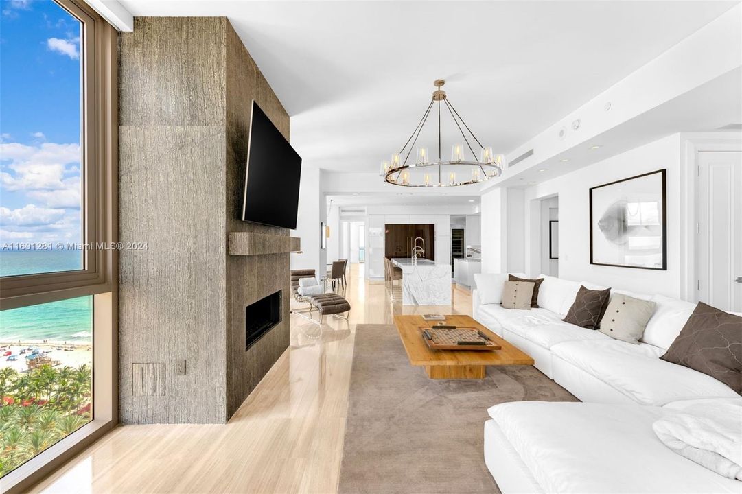 最近售出: $6,990,000 (3 贝兹, 6 浴室, 4609 平方英尺)