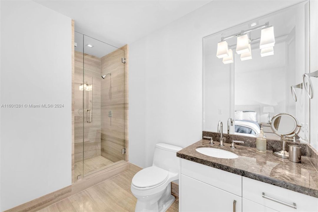 最近售出: $6,990,000 (3 贝兹, 6 浴室, 4609 平方英尺)