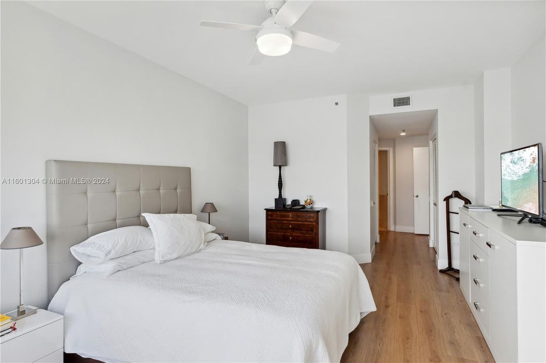 Active With Contract: $6,200 (2 beds, 2 baths, 1709 Square Feet)