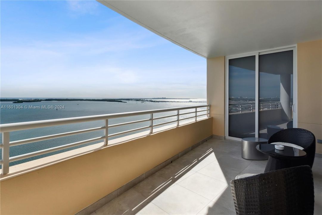 Active With Contract: $6,200 (2 beds, 2 baths, 1709 Square Feet)