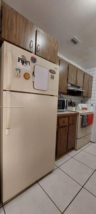 For Sale: $459,000 (3 beds, 2 baths, 1061 Square Feet)