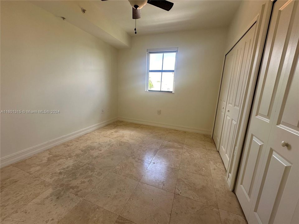 Active With Contract: $3,400 (2 beds, 2 baths, 948 Square Feet)