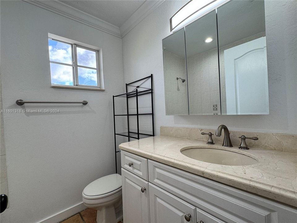 Active With Contract: $3,950 (4 beds, 2 baths, 2595 Square Feet)