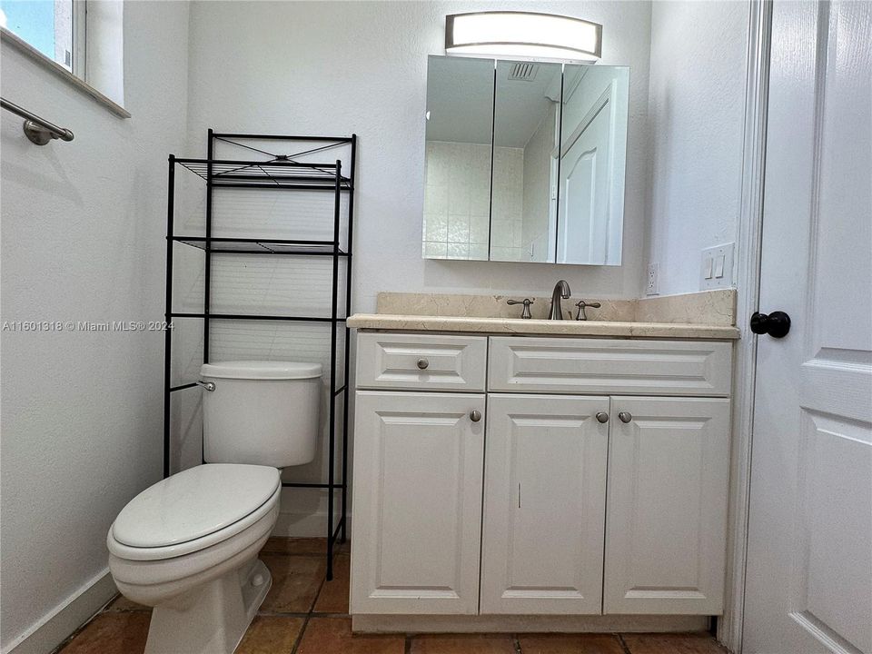 Active With Contract: $3,950 (4 beds, 2 baths, 2595 Square Feet)