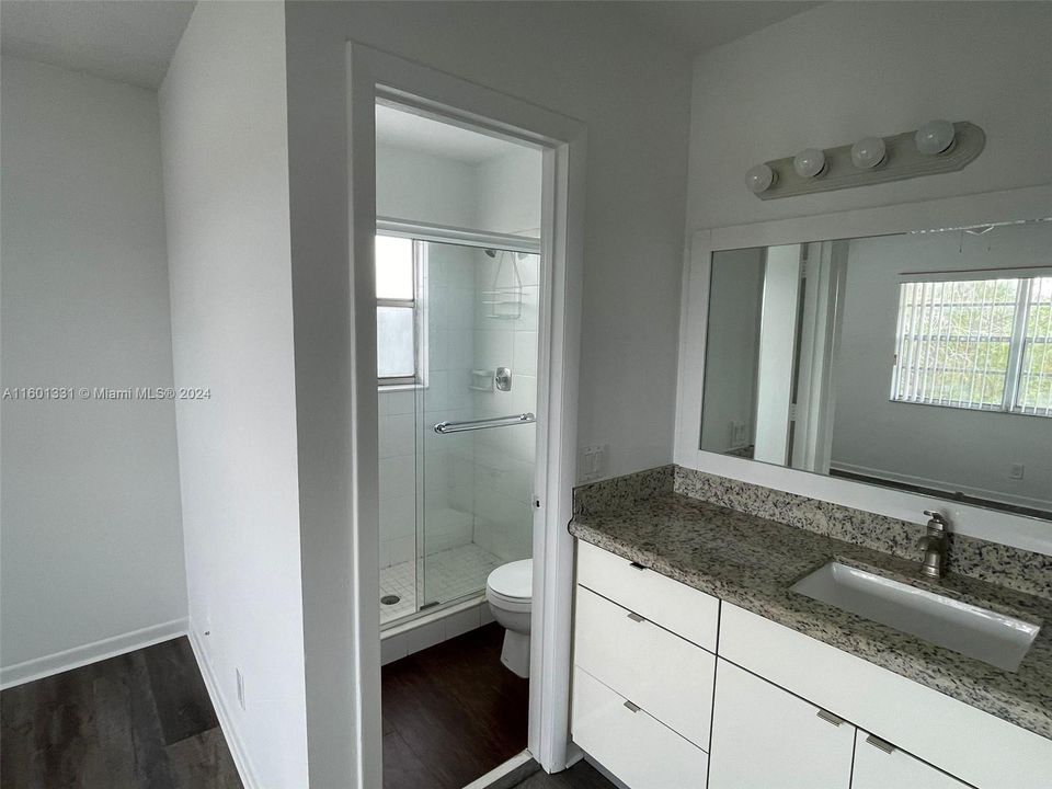 For Rent: $2,200 (2 beds, 2 baths, 767 Square Feet)