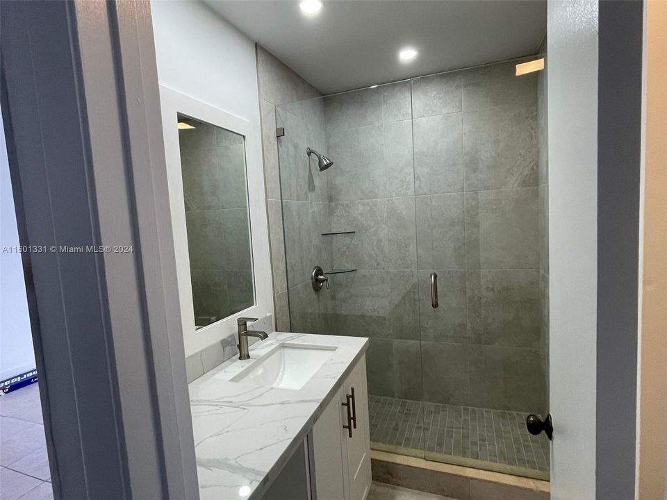 For Rent: $2,200 (2 beds, 2 baths, 767 Square Feet)