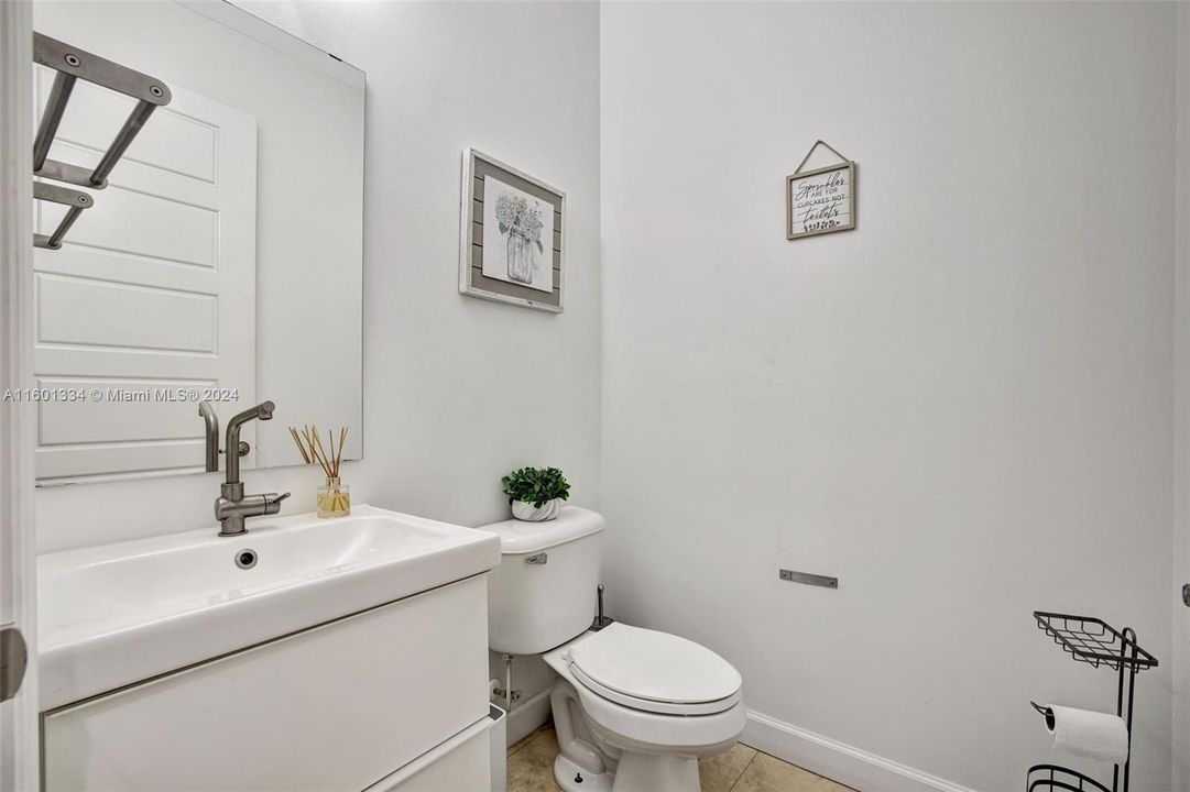 Active With Contract: $4,800 (3 beds, 2 baths, 2091 Square Feet)