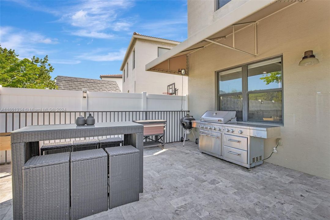 Active With Contract: $4,800 (3 beds, 2 baths, 2091 Square Feet)