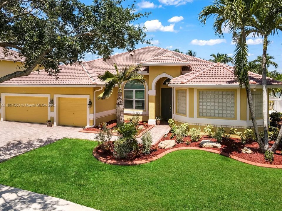 Recently Sold: $1,275,000 (4 beds, 2 baths, 3038 Square Feet)