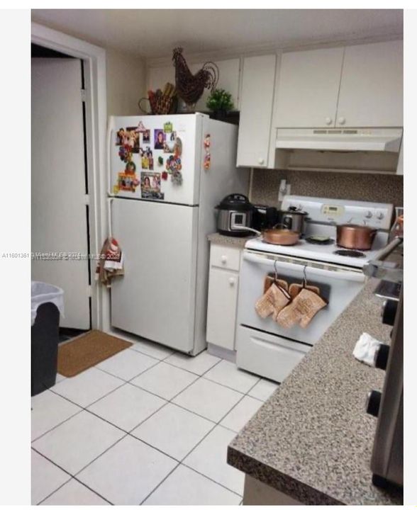 Active With Contract: $2,650 (2 beds, 1 baths, 2287 Square Feet)
