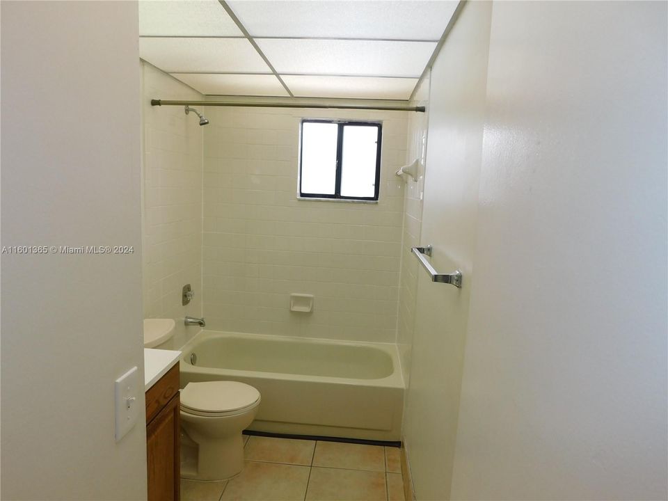 待售: $280,000 (2 贝兹, 2 浴室, 965 平方英尺)