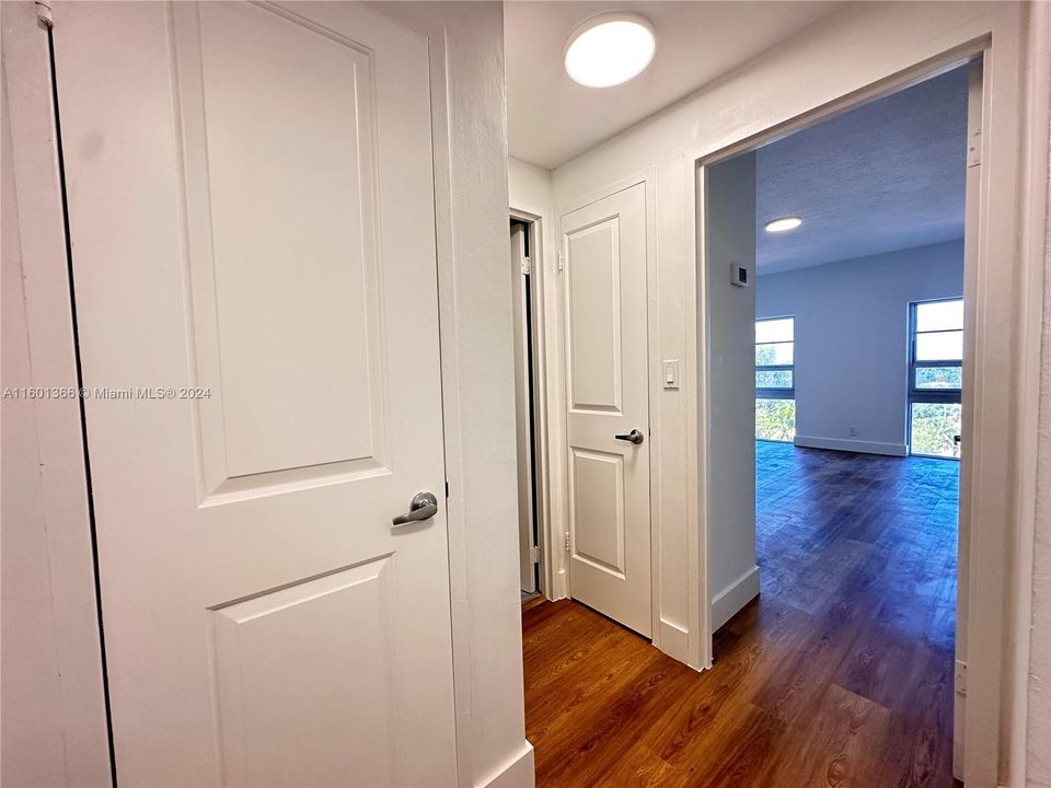 Recently Rented: $2,400 (1 beds, 1 baths, 831 Square Feet)