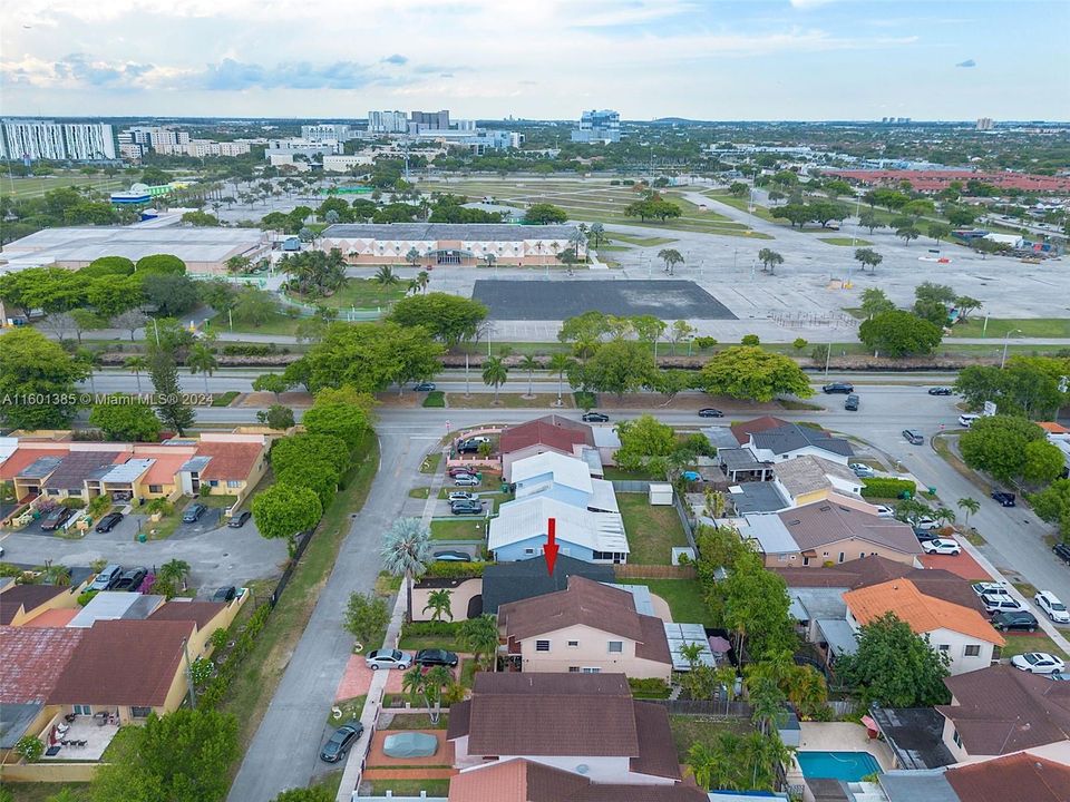 Active With Contract: $595,000 (3 beds, 2 baths, 1302 Square Feet)