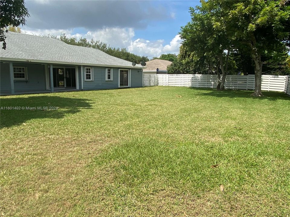 Active With Contract: $725,000 (4 beds, 3 baths, 2239 Square Feet)