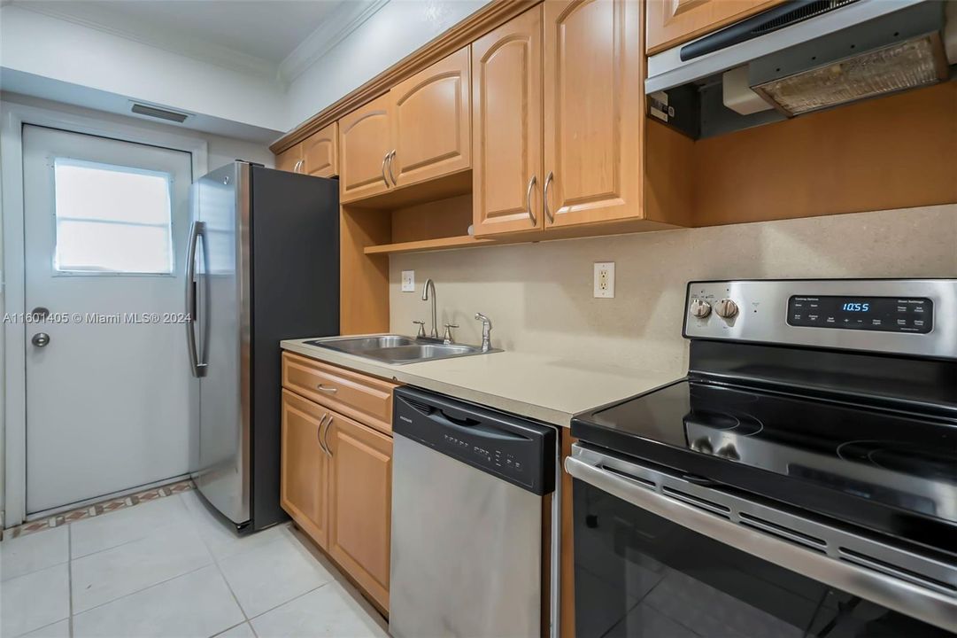 For Sale: $235,000 (2 beds, 2 baths, 1213 Square Feet)