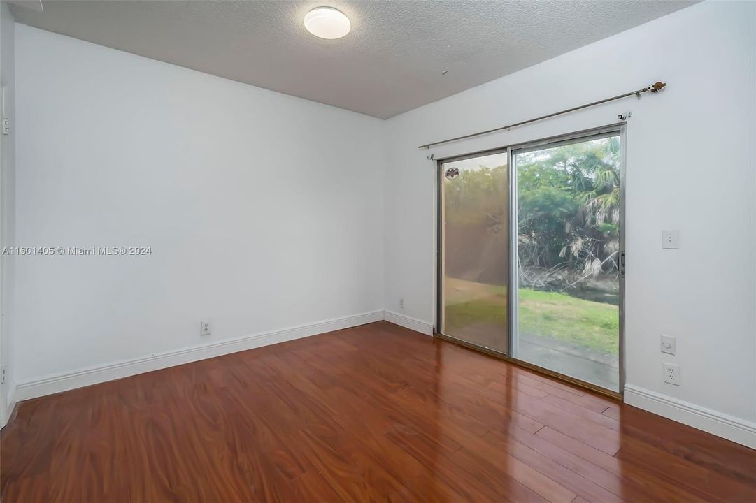 For Sale: $235,000 (2 beds, 2 baths, 1213 Square Feet)