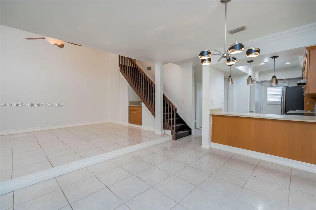 For Sale: $235,000 (2 beds, 2 baths, 1213 Square Feet)
