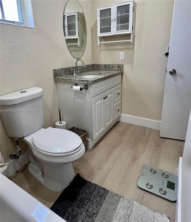 Active With Contract: $4,300 (4 beds, 2 baths, 1672 Square Feet)