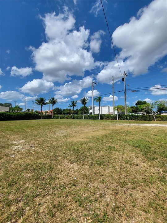 For Sale: $4,900,000 (4 beds, 2 baths, 1770 Square Feet)