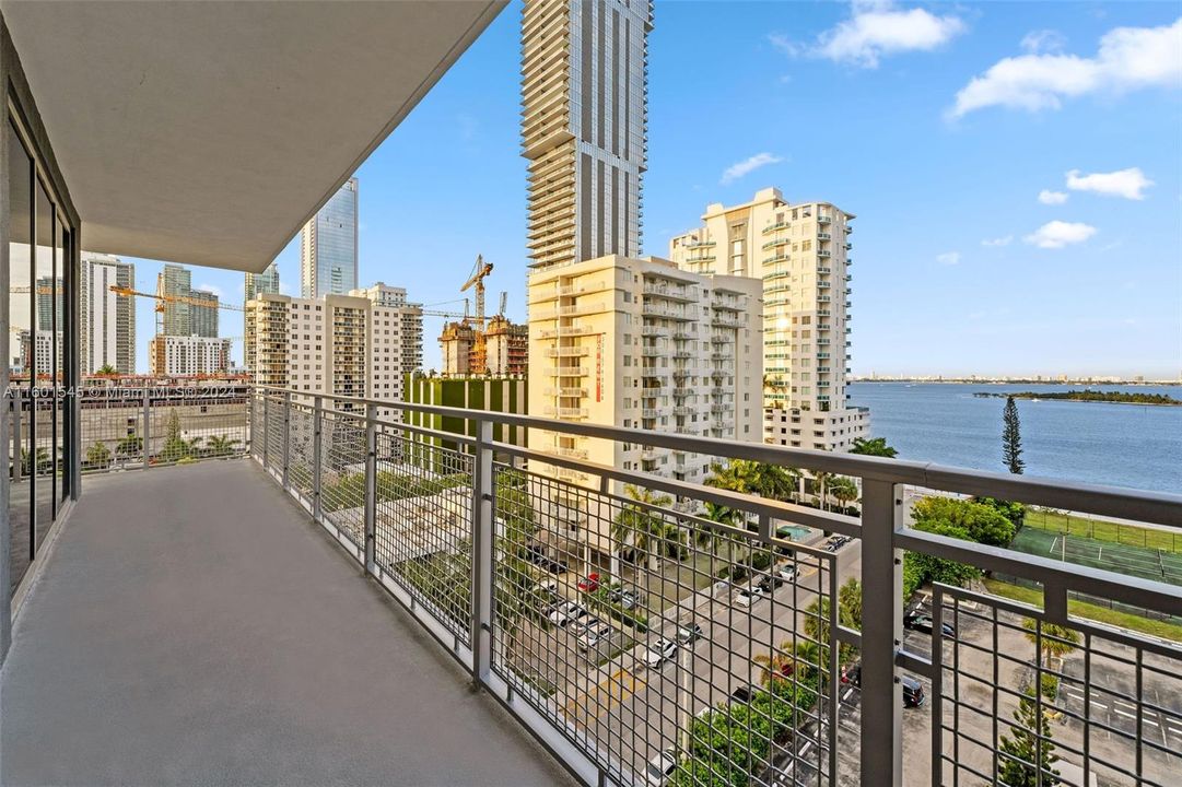 Active With Contract: $4,407 (2 beds, 2 baths, 1078 Square Feet)