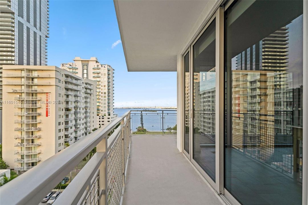 Active With Contract: $4,407 (2 beds, 2 baths, 1078 Square Feet)