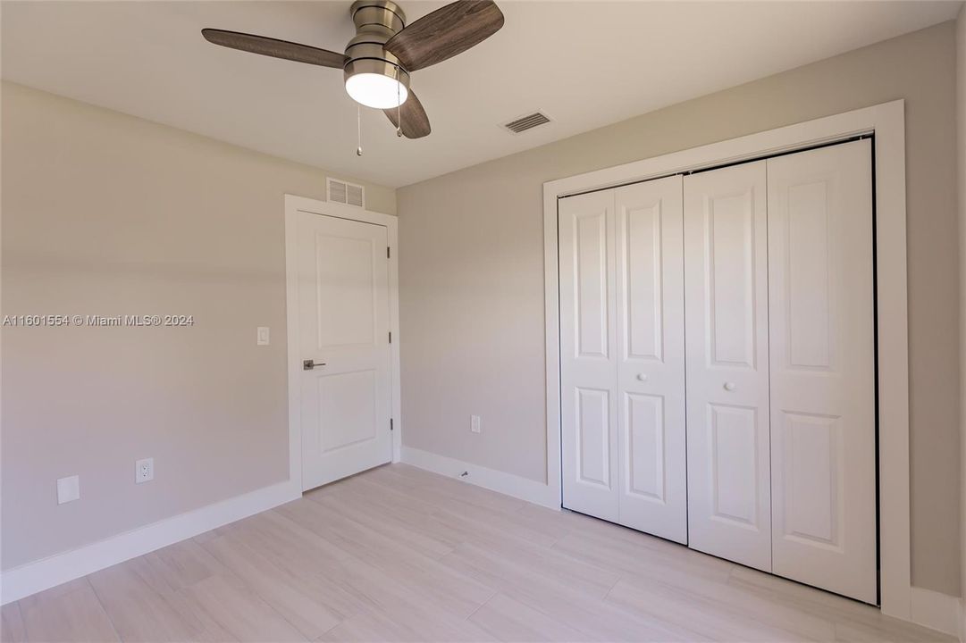 For Sale: $385,000 (3 beds, 2 baths, 1532 Square Feet)