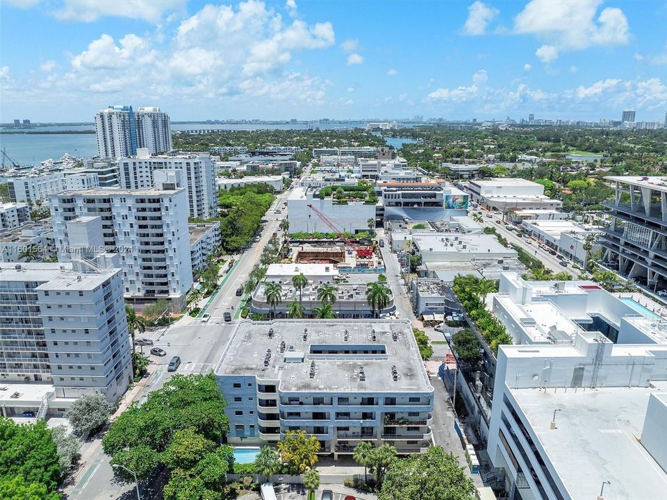 For Sale: $495,000 (2 beds, 2 baths, 860 Square Feet)