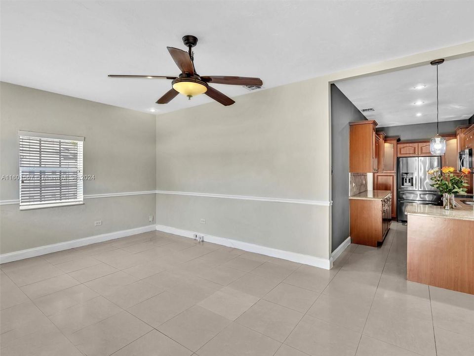 Active With Contract: $2,200 (2 beds, 1 baths, 836 Square Feet)