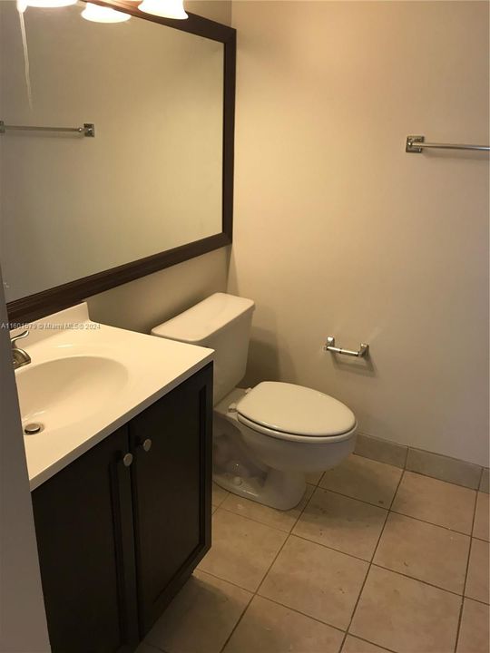 Active With Contract: $2,600 (2 beds, 2 baths, 1128 Square Feet)