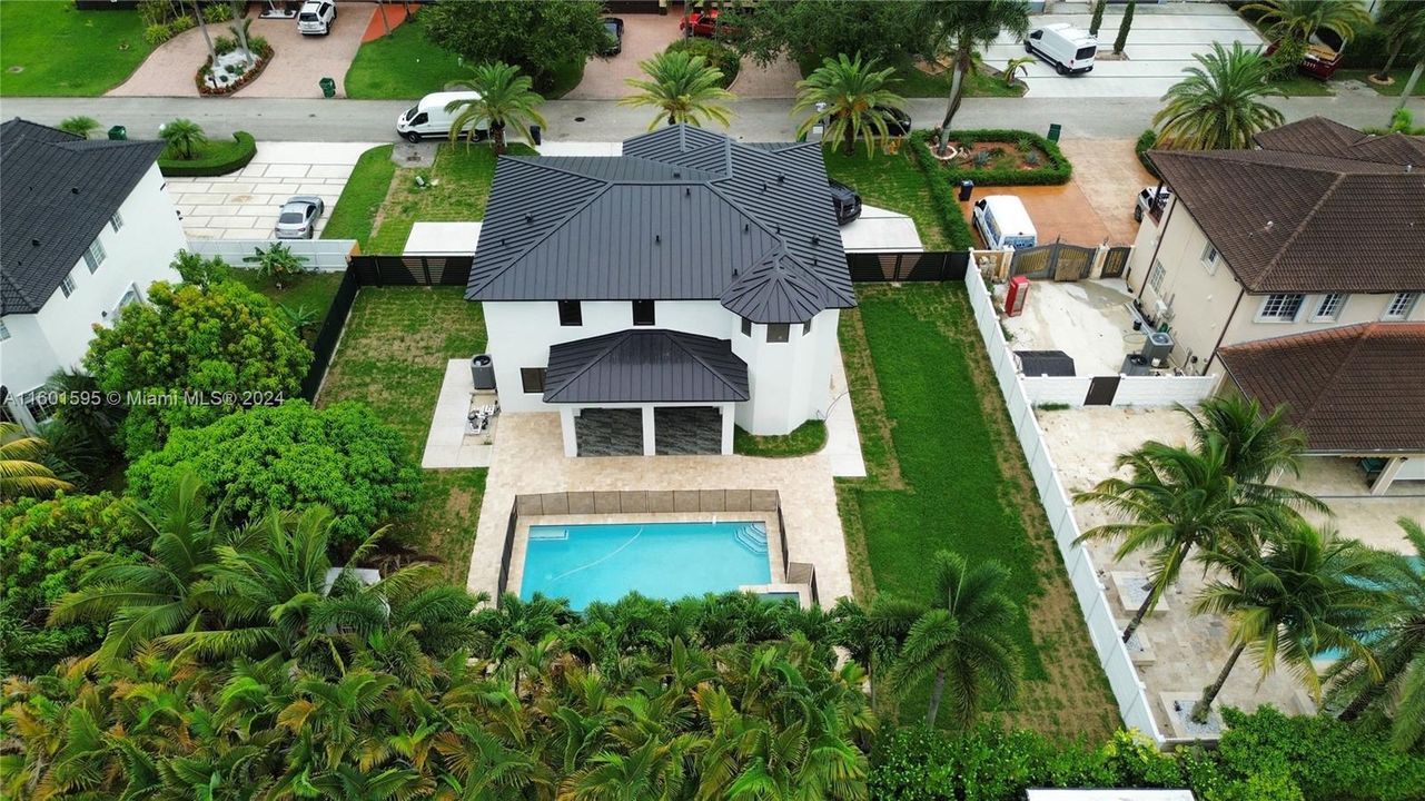 Activo con contrato: $1,495,000 (5 camas, 4 baños, 2612 Pies cuadrados)