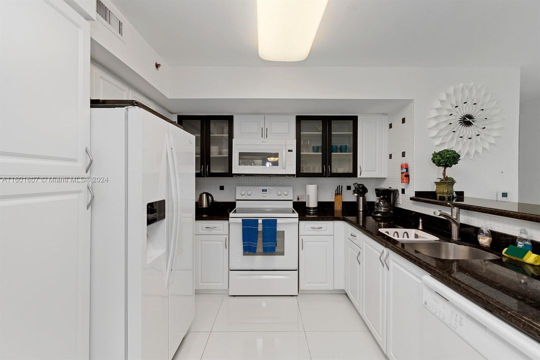 最近租的: $4,250 (3 贝兹, 2 浴室, 1320 平方英尺)