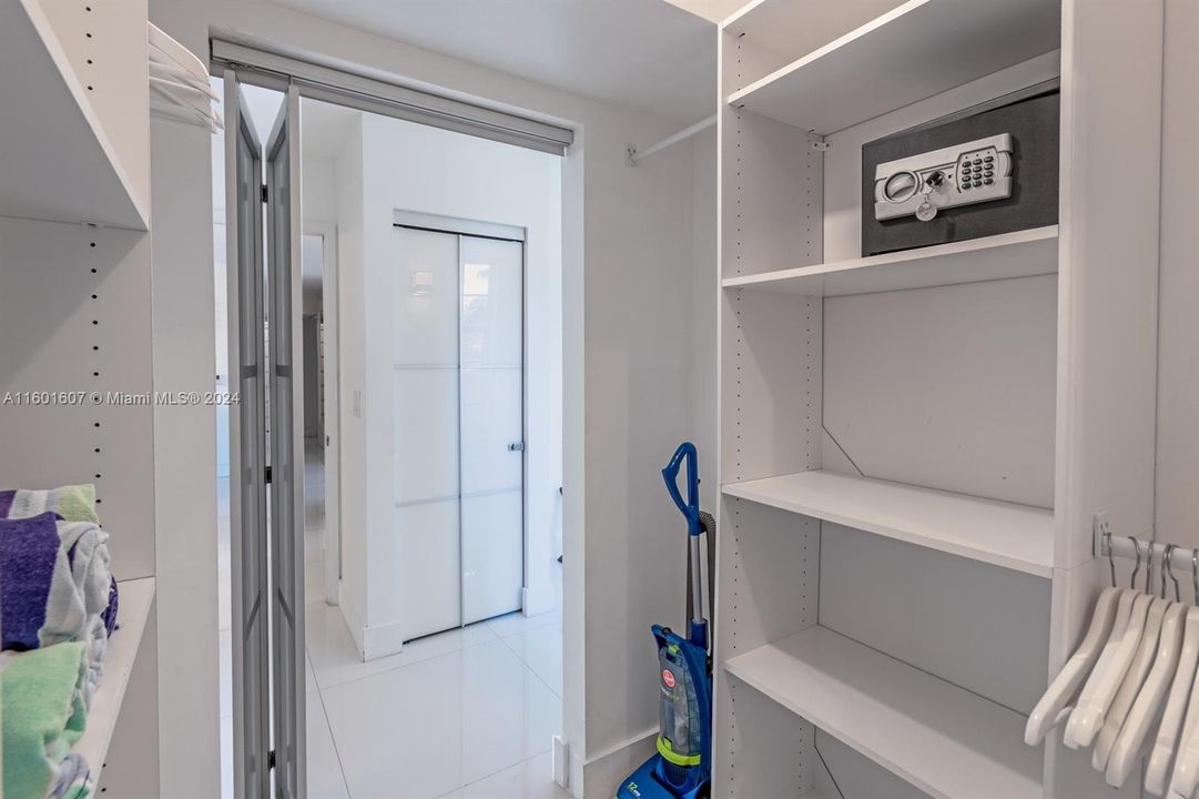 最近租的: $4,250 (3 贝兹, 2 浴室, 1320 平方英尺)