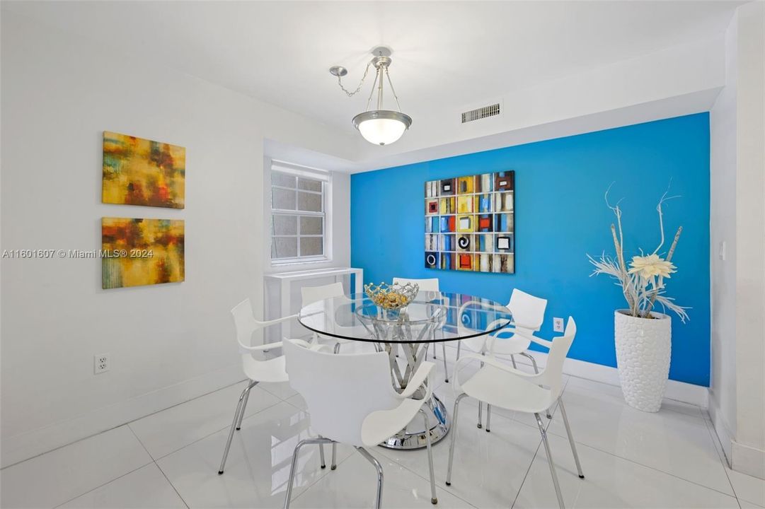 最近租的: $4,250 (3 贝兹, 2 浴室, 1320 平方英尺)