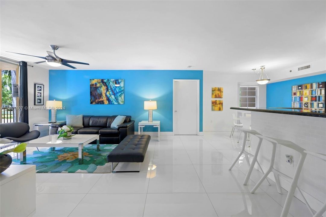 最近租的: $4,250 (3 贝兹, 2 浴室, 1320 平方英尺)