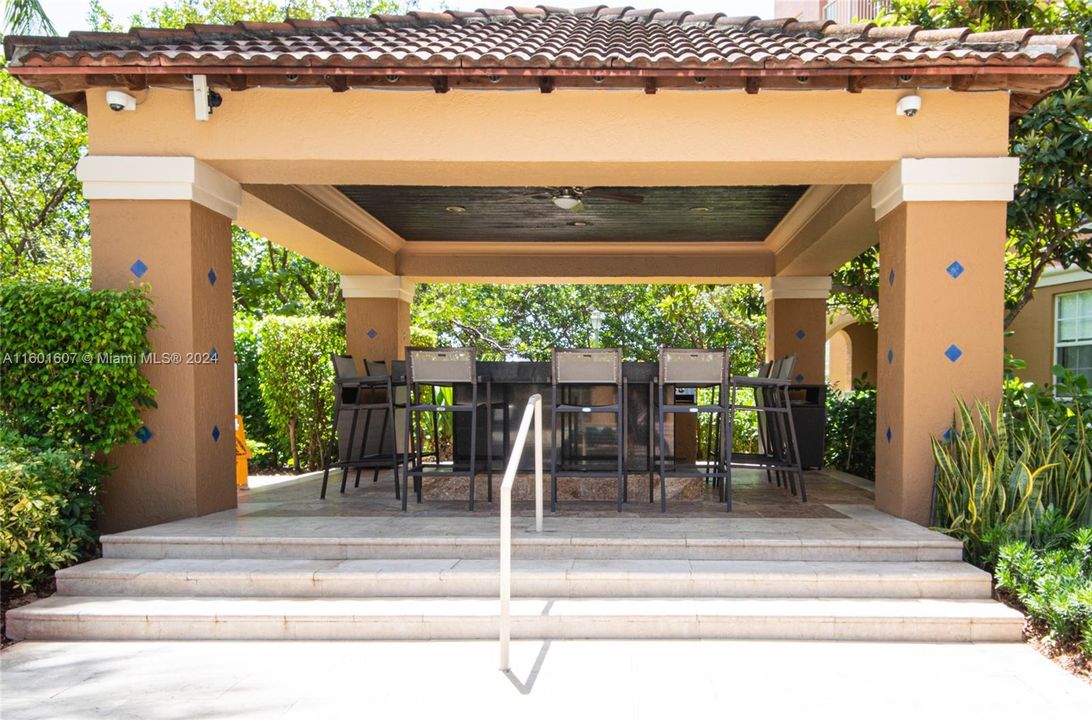 最近租的: $4,250 (3 贝兹, 2 浴室, 1320 平方英尺)