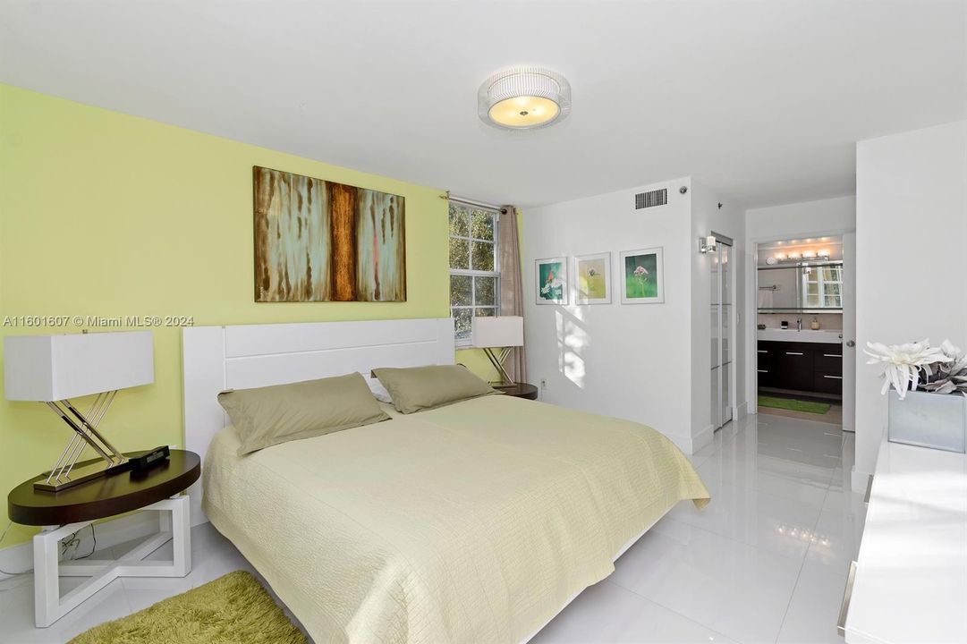 最近租的: $4,250 (3 贝兹, 2 浴室, 1320 平方英尺)