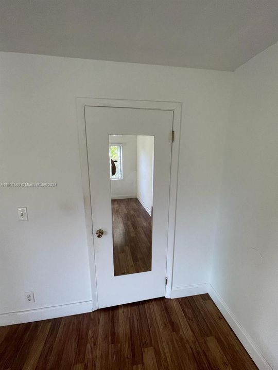 Active With Contract: $1,750 (1 beds, 1 baths, 754 Square Feet)