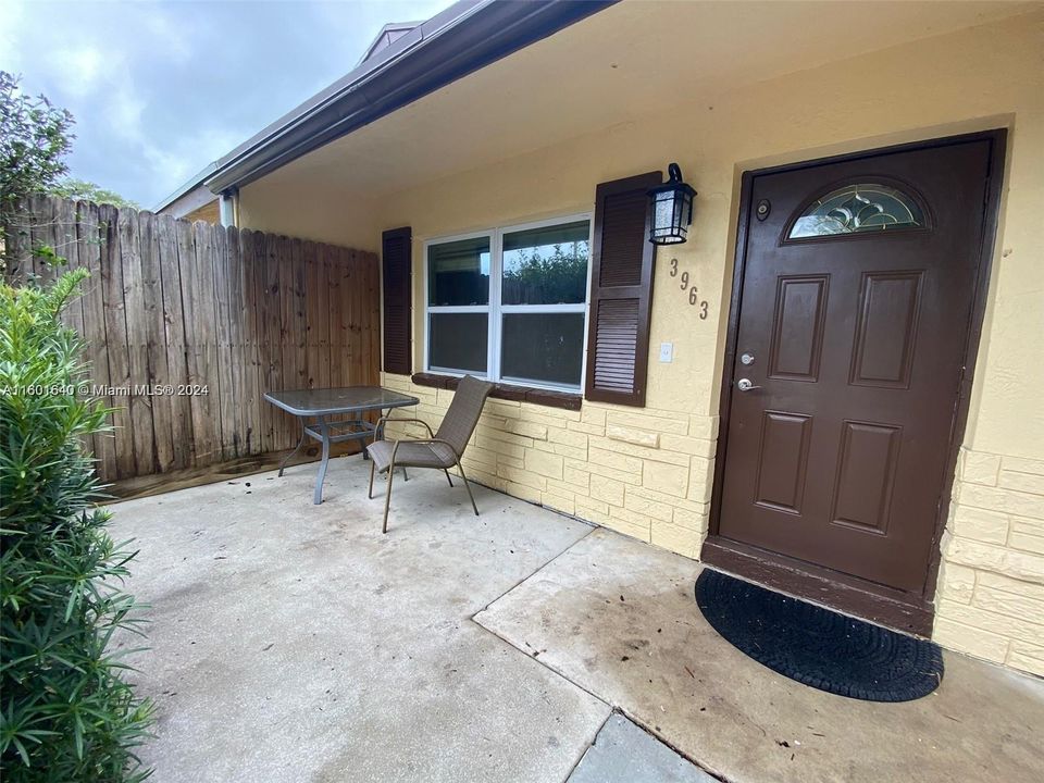 Recently Rented: $2,750 (2 beds, 2 baths, 1148 Square Feet)