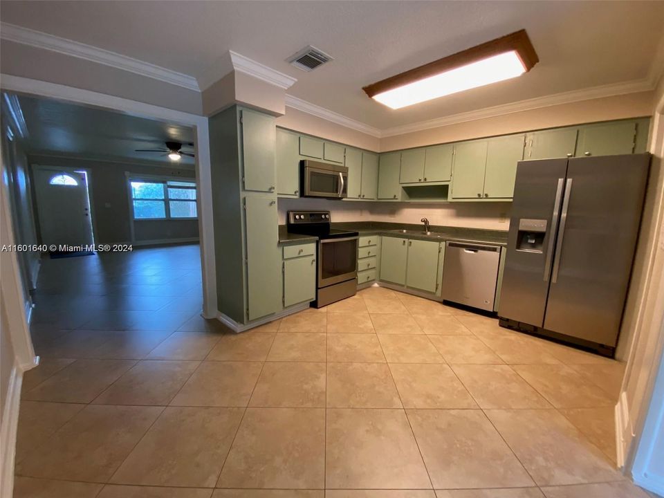 Recently Rented: $2,750 (2 beds, 2 baths, 1148 Square Feet)