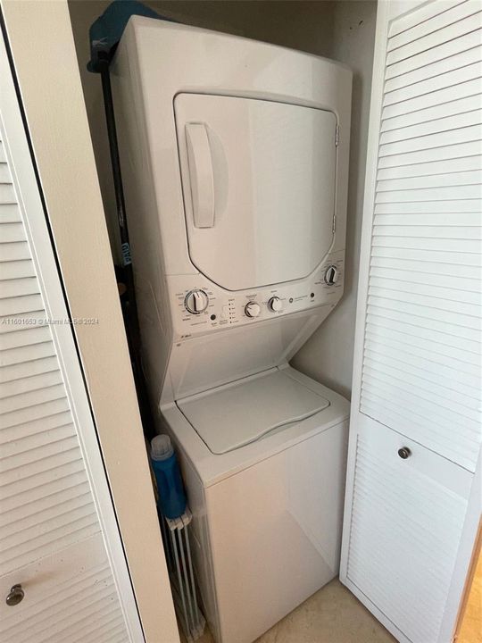 Recently Rented: $4,000 (1 beds, 1 baths, 808 Square Feet)