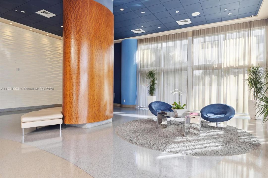 Recently Rented: $4,000 (1 beds, 1 baths, 808 Square Feet)