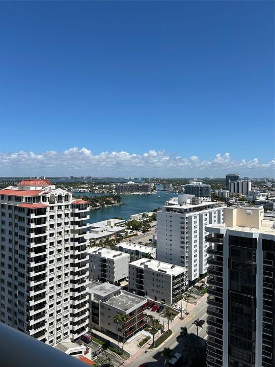 Recently Rented: $4,000 (1 beds, 1 baths, 808 Square Feet)