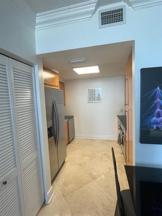 Recently Rented: $4,000 (1 beds, 1 baths, 808 Square Feet)