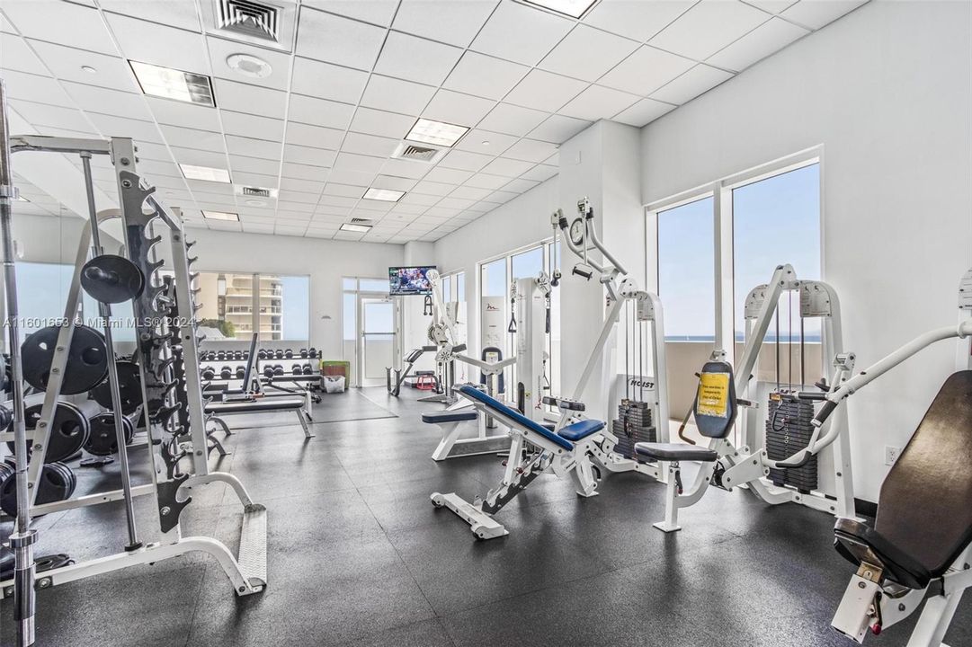 Recently Rented: $4,000 (1 beds, 1 baths, 808 Square Feet)