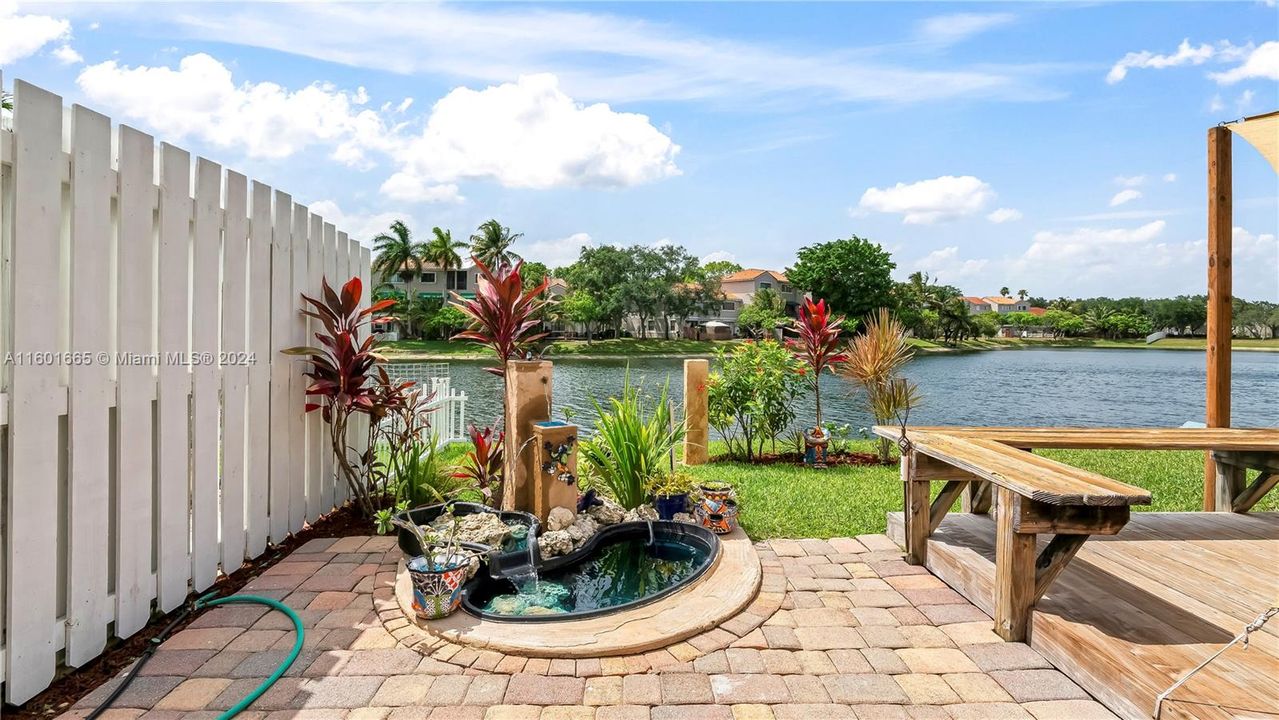 Recently Sold: $530,000 (3 beds, 2 baths, 1423 Square Feet)