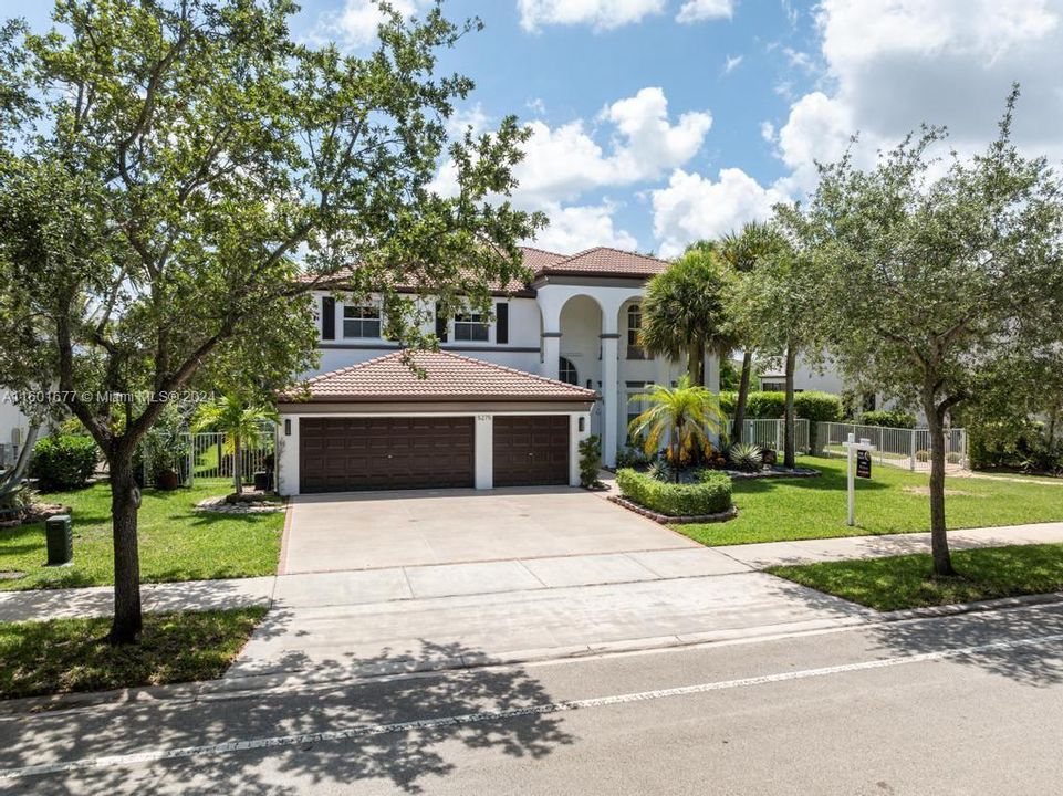 For Sale: $1,349,900 (5 beds, 3 baths, 3501 Square Feet)