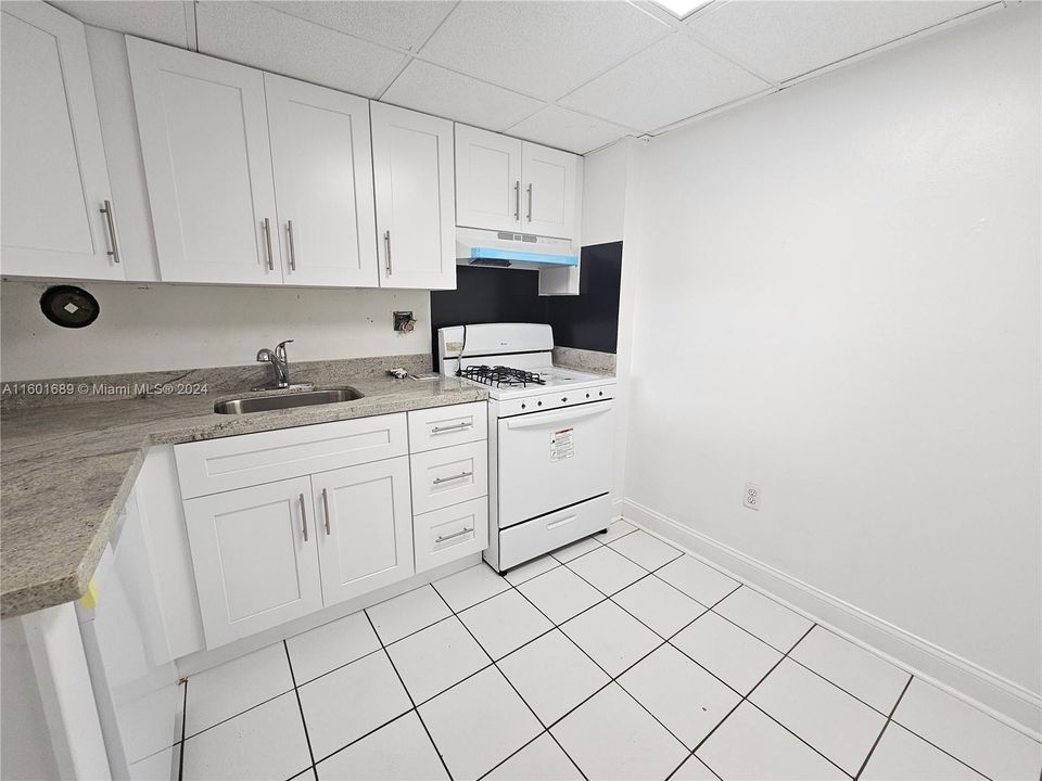 Recently Rented: $1,750 (1 beds, 1 baths, 840 Square Feet)