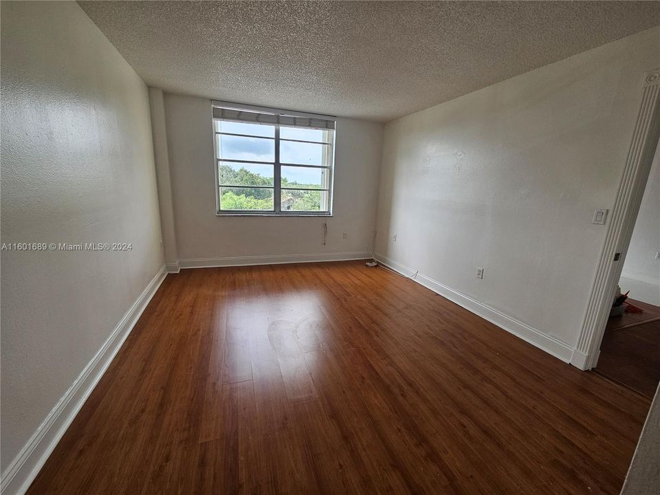 Recently Rented: $1,750 (1 beds, 1 baths, 840 Square Feet)