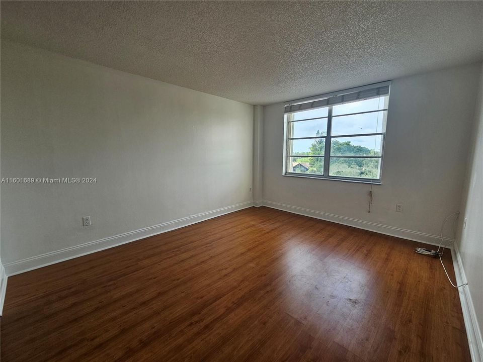 Recently Rented: $1,750 (1 beds, 1 baths, 840 Square Feet)